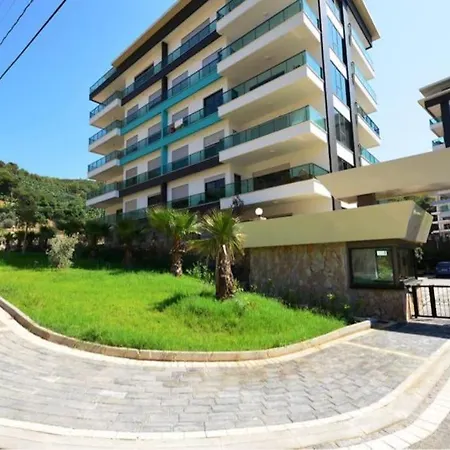 Modern Flat By Mediterranean * אלאניה